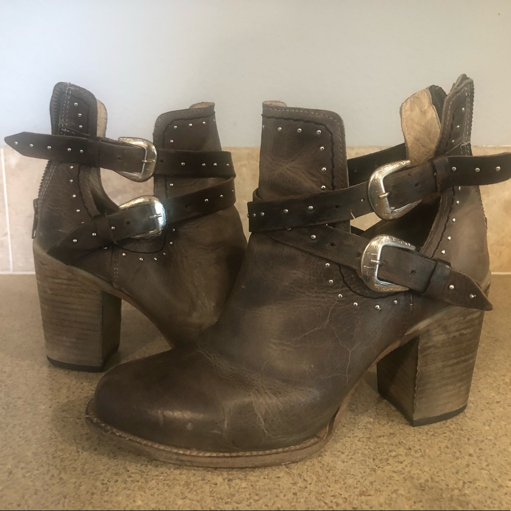 Rainbow Freebird booties